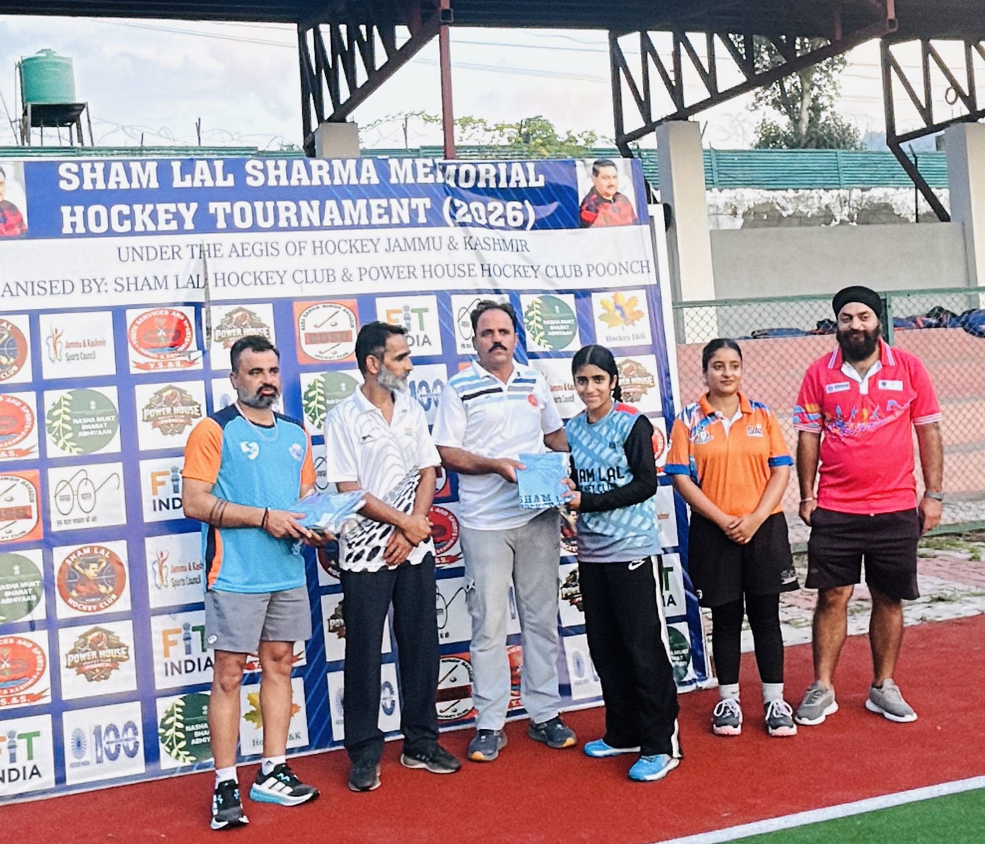 Sham Lal Hockey Club presents new look jersey to players 